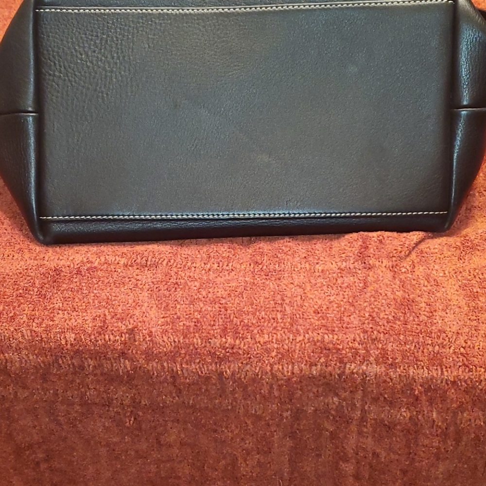 Dooney &Bourke|| Black leather bag - Picture 3 of 12